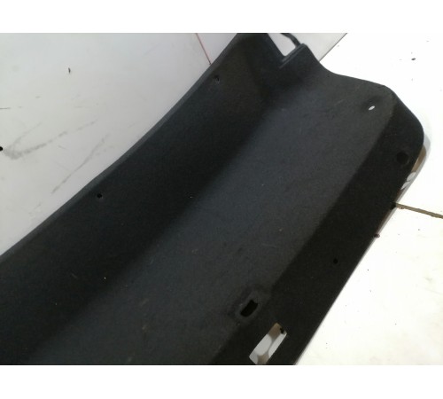 Обшивка крышки багажника