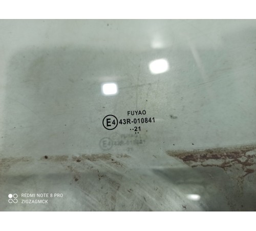 Стекло двери (переднее левое)