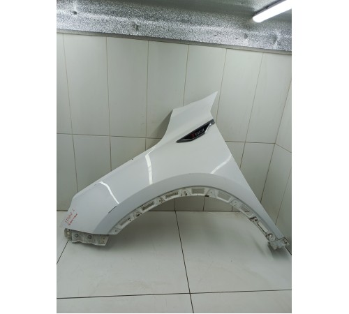 Крыло переднее левое