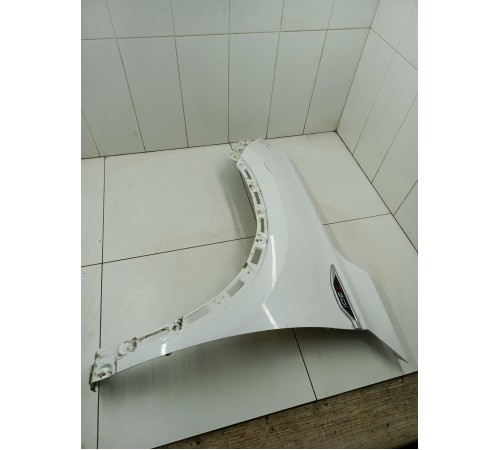 Крыло переднее левое