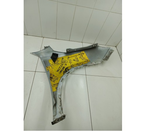 Крыло переднее левое