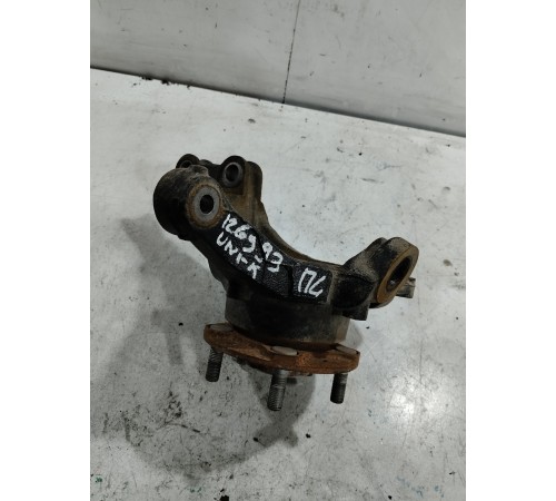 Кулак поворотный передний левый