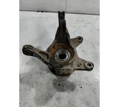 Кулак поворотный передний левый