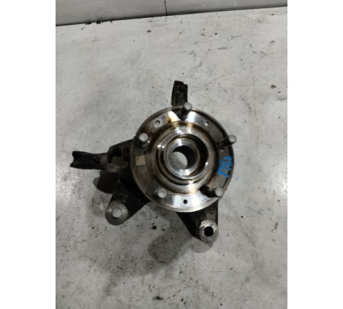 Кулак поворотный передний левый