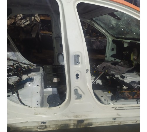 Порог со стойкой(правый)