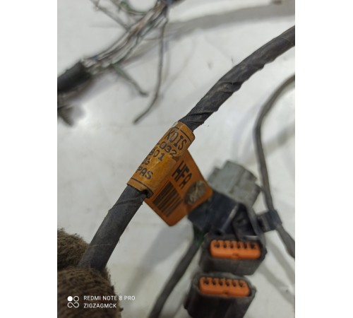 Электропроводка бампера переднего (противотуманки) левая