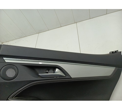 Обшивка двери задняя правая