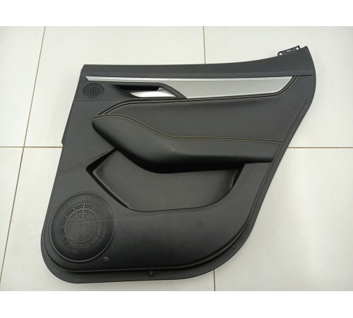 Обшивка двери задняя правая