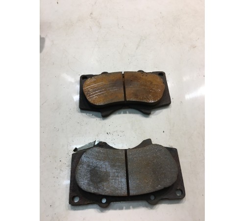 Колодки тормозные (передние)