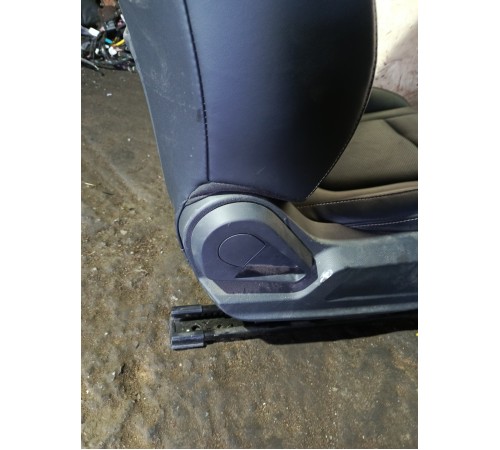 Сиденье переднее правое