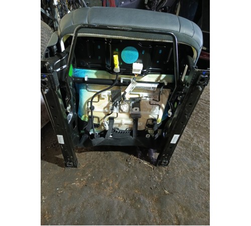 Сиденье переднее правое