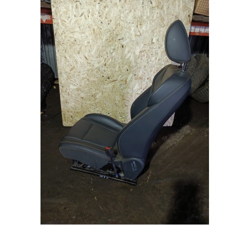 Сиденье переднее правое