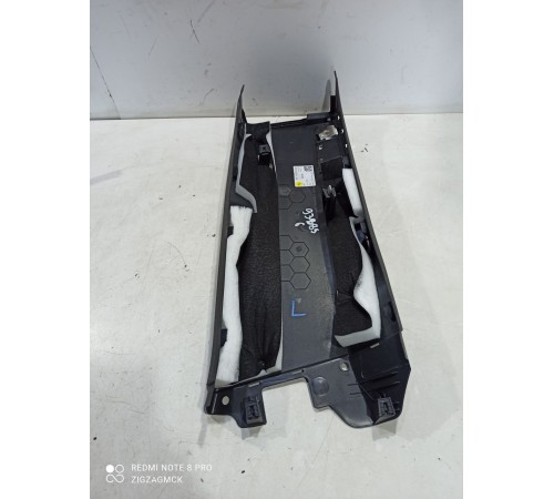 Обшивка центральной стойки левая