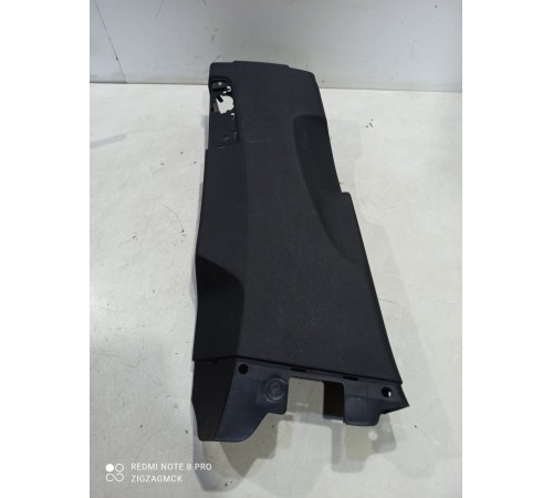 Обшивка центральной стойки левая