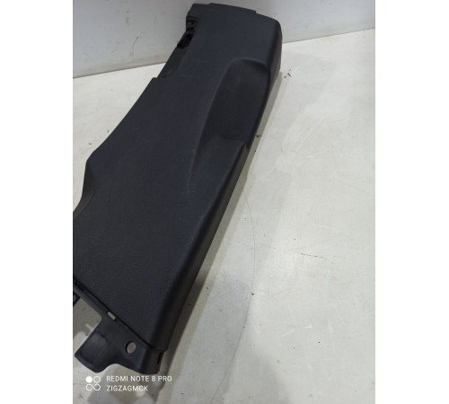 Обшивка центральной стойки левая