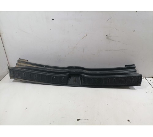 Обшивка панели багажника