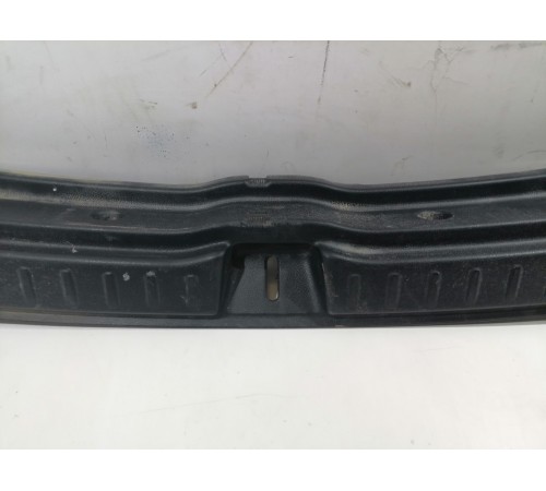 Обшивка панели багажника