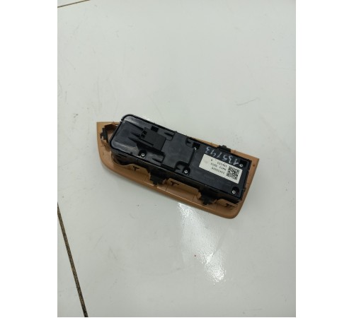 Блок управления стеклоподъемниками передний левый