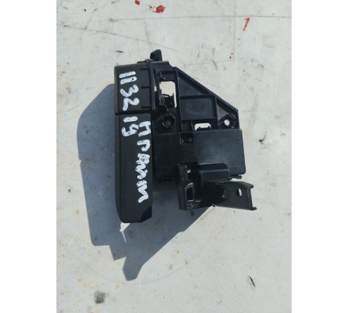 Кронштейн (крепление) бардачка