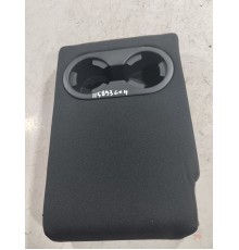 Подлокотник заднего ряда сиденья