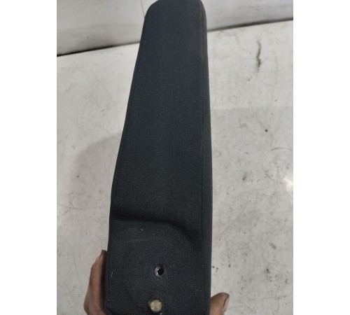 Подлокотник заднего ряда сиденья