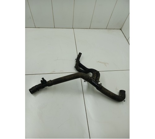 Тройник системы охлаждения с патрубками