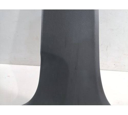 Обшивка центральной стойки (левая)