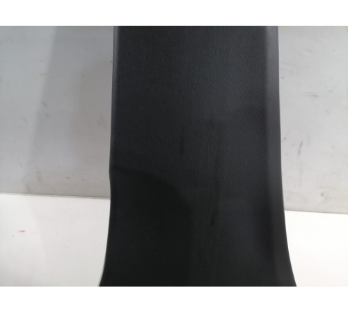 Обшивка центральной стойки (левая)