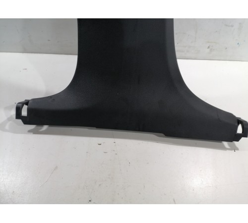 Обшивка центральной стойки (левая)