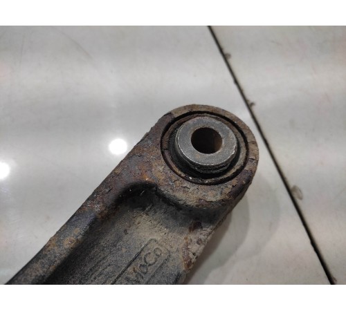 Рычаг подвески (задний, правый)