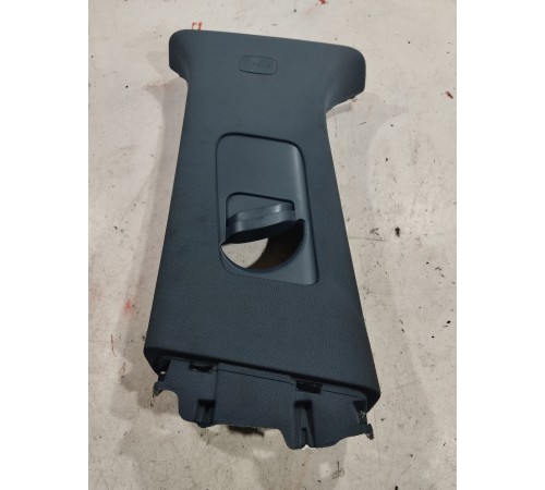 Обшивка центральной стойки(левая верхняя)