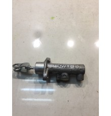 Цилиндр сцепления главный