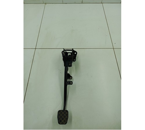 Педаль сцепления