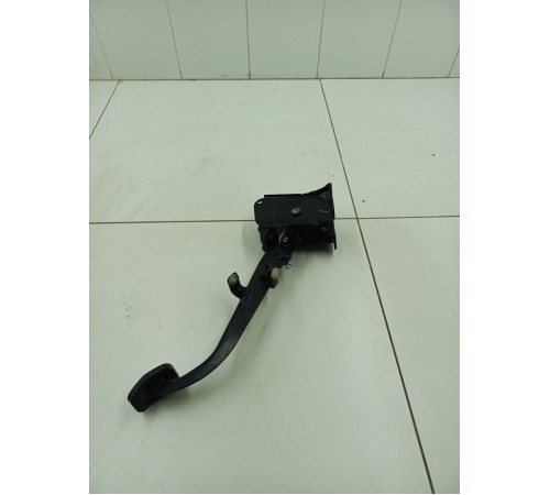 Педаль сцепления