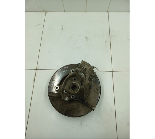 Кулак поворотный передний правый