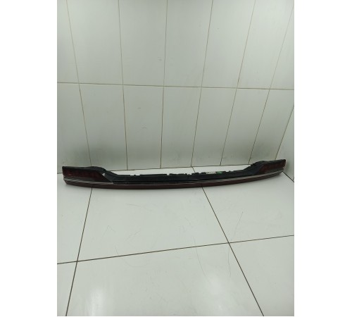 Фонарь двери крышки багажника центральный