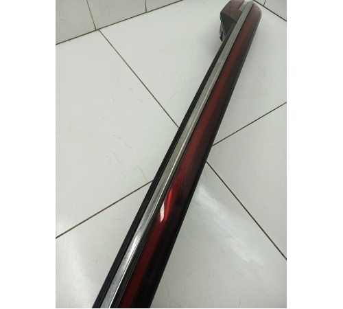 Фонарь двери крышки багажника центральный