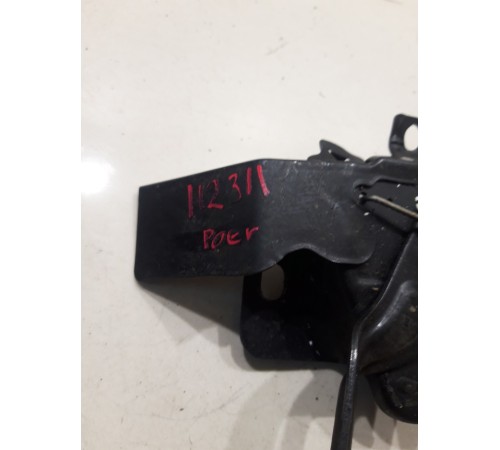 Замок капота 