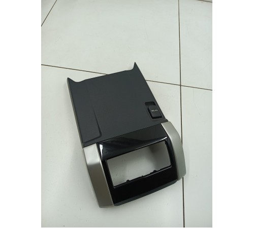 Накладка центральной консоли задняя