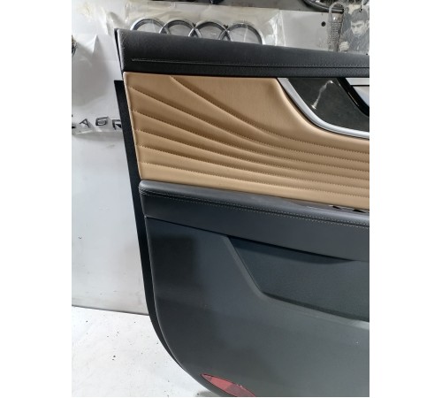 Обшивка двери передняя левая