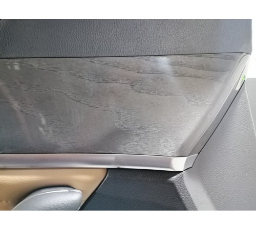 Обшивка двери передняя левая