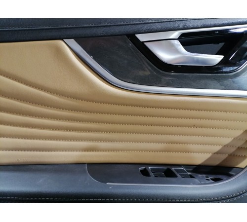 Обшивка двери передняя левая