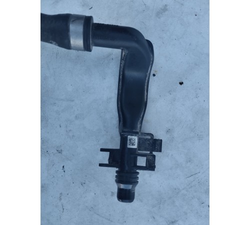 Патрубок системы охлаждения с сапуном