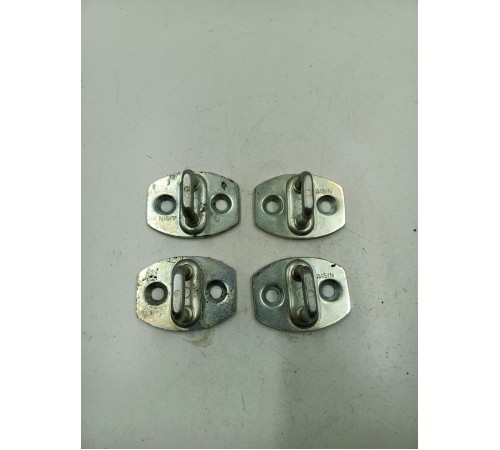 Комплект ответной части замка двери 4шт