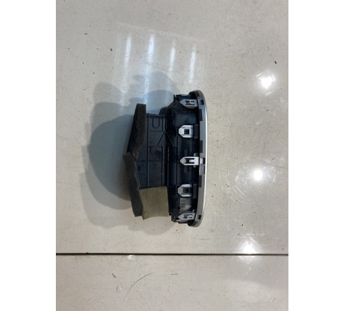 Дефлектор воздушный (левый)