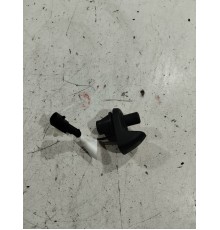 Кнопка открывания багажника