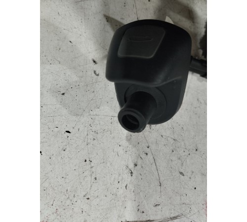 Кнопка открывания багажника