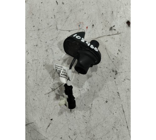 Кнопка открывания багажника