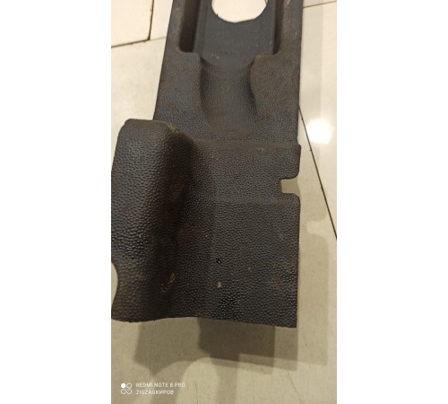 Напольное покрытие переднее