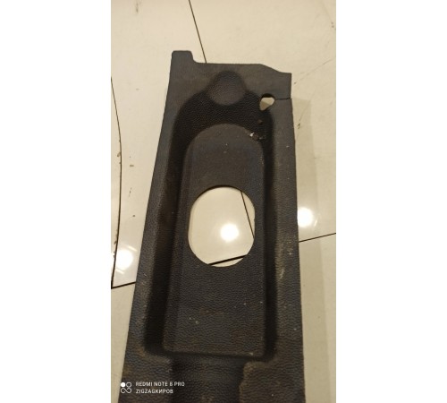 Напольное покрытие переднее